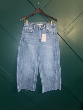 Light Blue Straight-Leg Crop Jeans - Unbranded